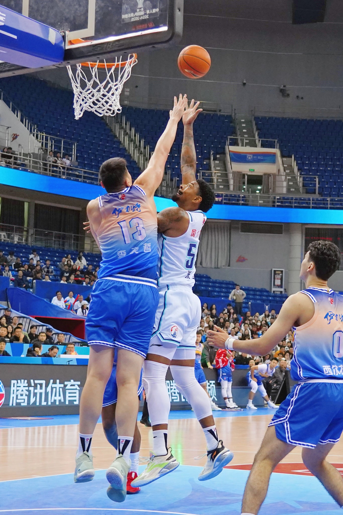 开云体育app-包含俱乐部杯-米奇26+17青岛胜同曦林崴19分的词条
