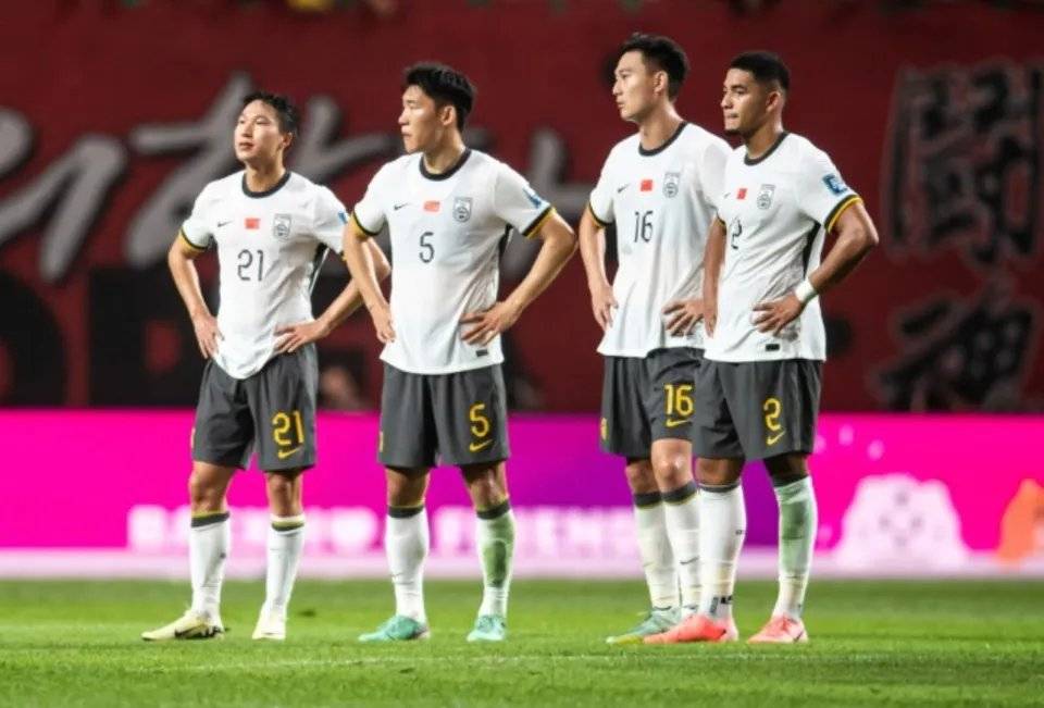 国足东亚杯新帅人选浮出水面，球迷建议高洪波助阵，期待重振旗鼓的简单介绍