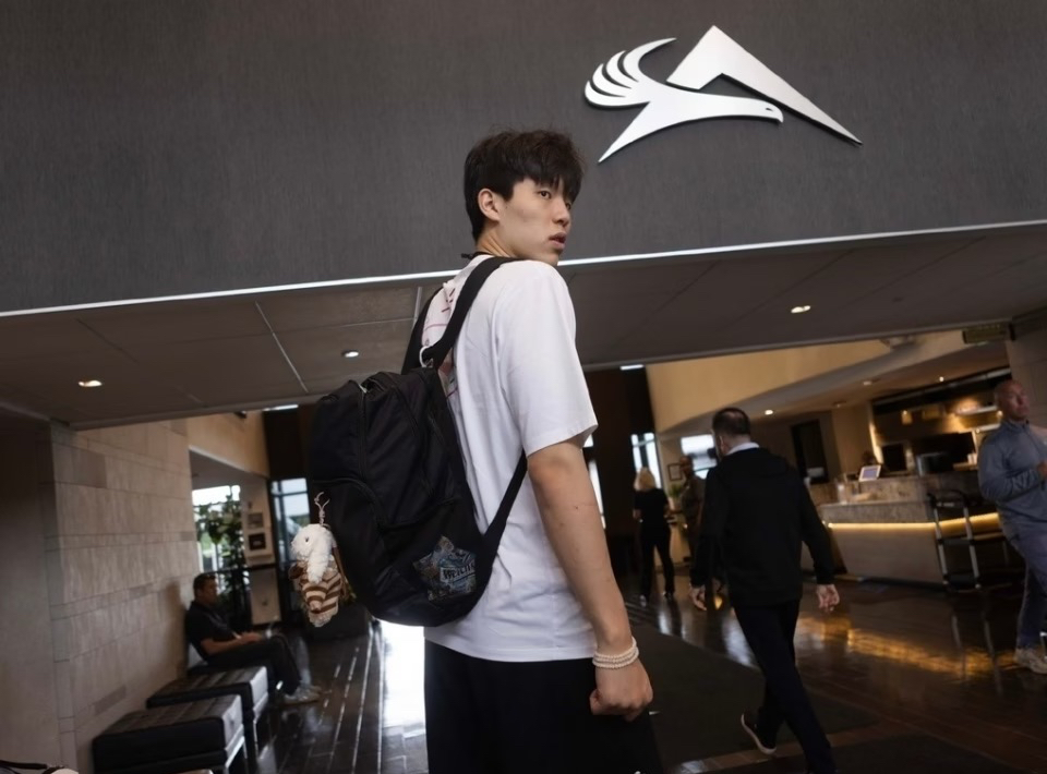 曝杨瀚森最后一场NBA夏联不打回国备战男篮亚洲杯的简单介绍